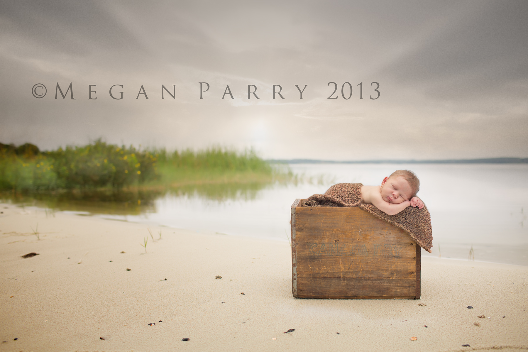 outdoor newborn baby photography